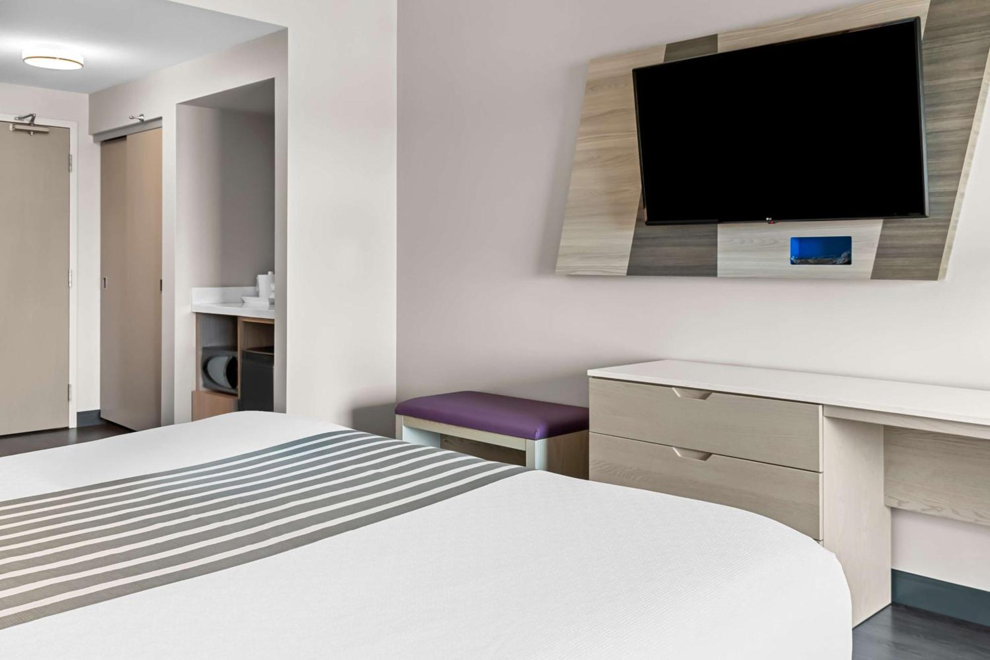 Best Western Premier Winnipeg East Exterior photo