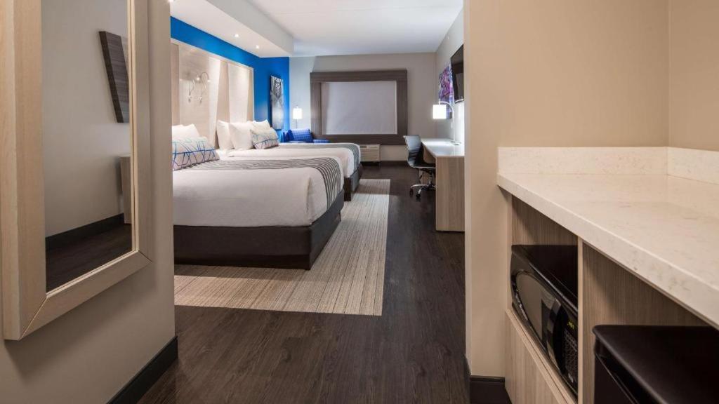 Best Western Premier Winnipeg East Exterior photo